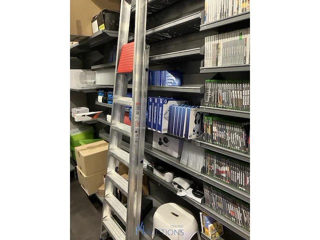 Winkelvoorraad en inrichting game mania genk - afbeelding 79 van  98