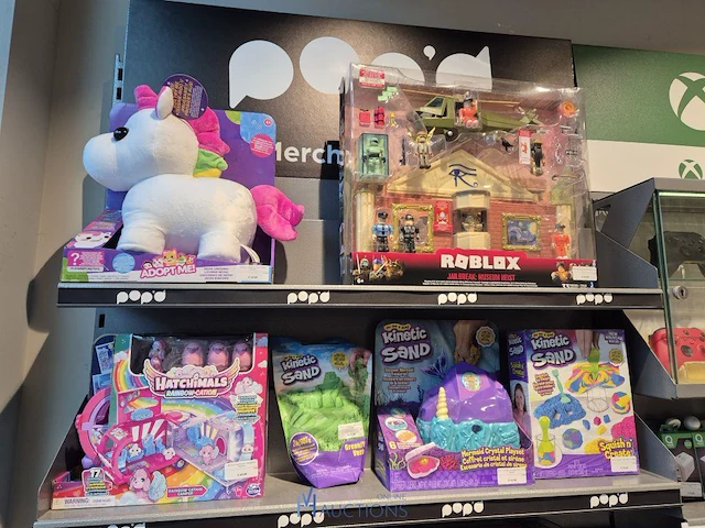 Winkelvoorraad en inrichting game mania kortrijk - afbeelding 19 van  328