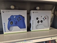 Winkelvoorraad en inrichting game mania kortrijk - afbeelding 27 van  328