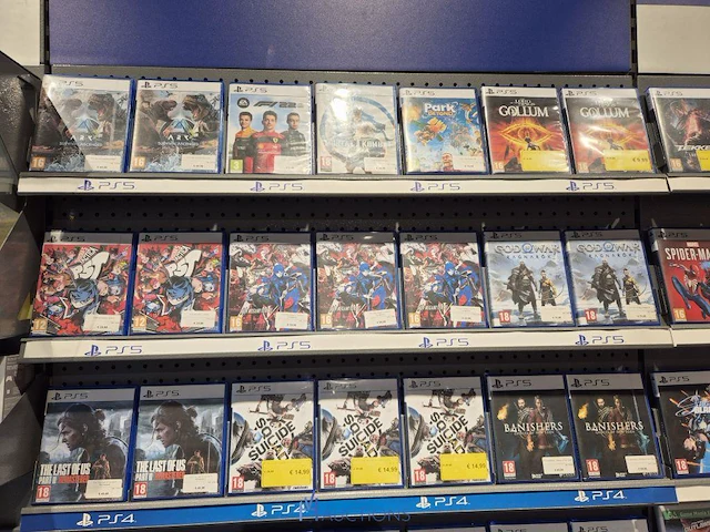 Winkelvoorraad en inrichting game mania kortrijk - afbeelding 29 van  328