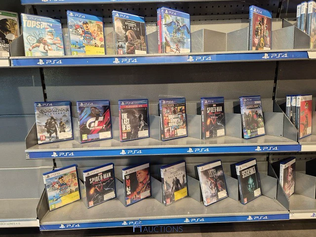 Winkelvoorraad en inrichting game mania kortrijk - afbeelding 31 van  328