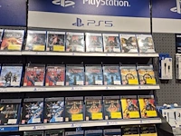 Winkelvoorraad en inrichting game mania kortrijk - afbeelding 32 van  328