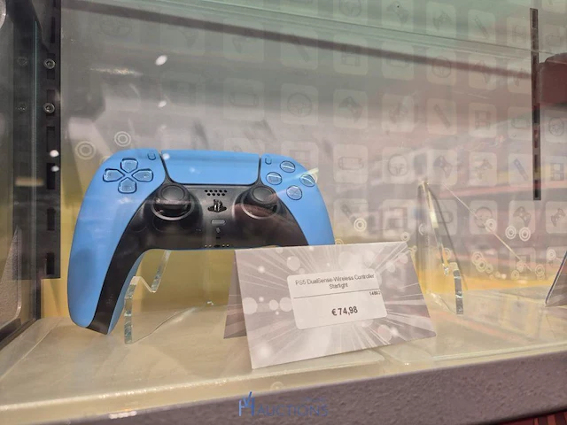 Winkelvoorraad en inrichting game mania kortrijk - afbeelding 43 van  328