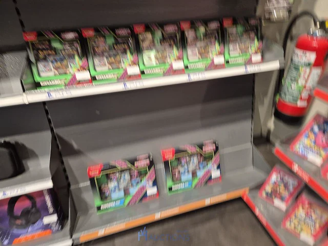 Winkelvoorraad en inrichting game mania kortrijk - afbeelding 47 van  328