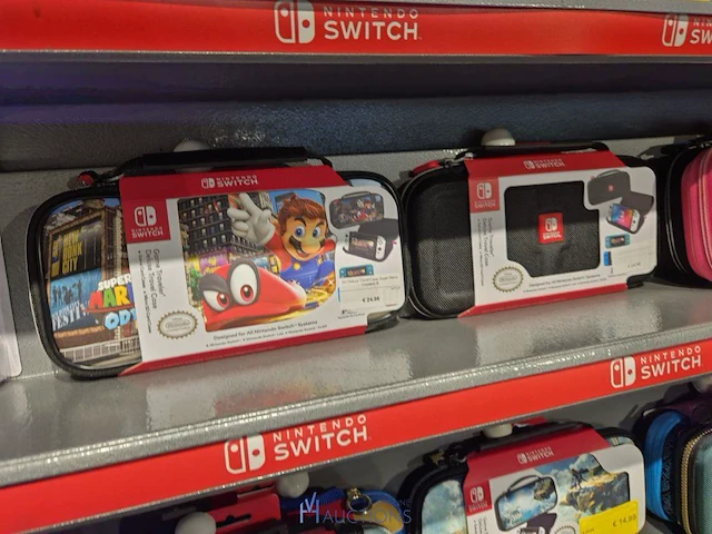 Winkelvoorraad en inrichting game mania kortrijk - afbeelding 60 van  328