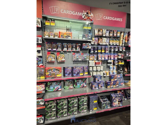 Winkelvoorraad en inrichting game mania kortrijk - afbeelding 62 van  328