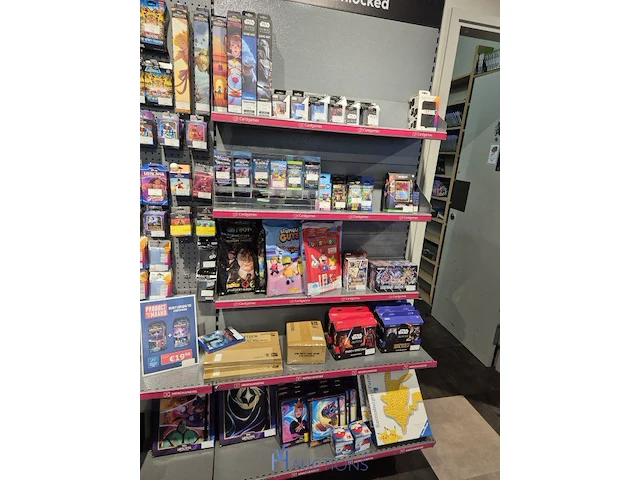 Winkelvoorraad en inrichting game mania kortrijk - afbeelding 80 van  328