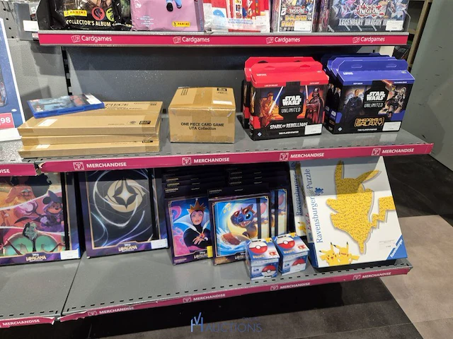 Winkelvoorraad en inrichting game mania kortrijk - afbeelding 83 van  328