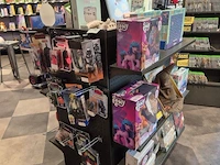 Winkelvoorraad en inrichting game mania kortrijk - afbeelding 86 van  328