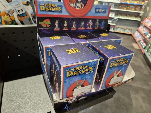 Winkelvoorraad en inrichting game mania kortrijk - afbeelding 89 van  328