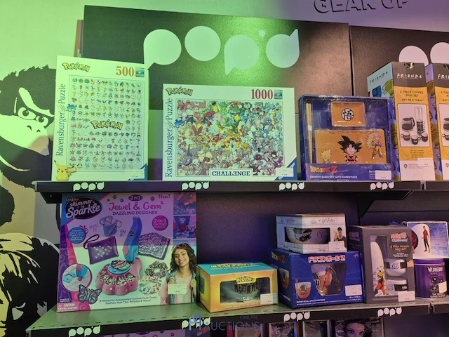 Winkelvoorraad en inrichting game mania kortrijk - afbeelding 79 van  328
