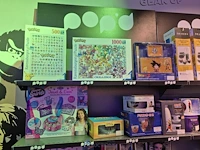 Winkelvoorraad en inrichting game mania kortrijk - afbeelding 79 van  328