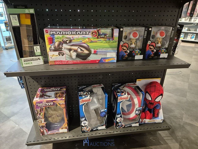 Winkelvoorraad en inrichting game mania kortrijk - afbeelding 91 van  328