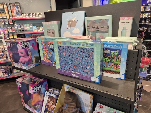 Winkelvoorraad en inrichting game mania kortrijk - afbeelding 95 van  328