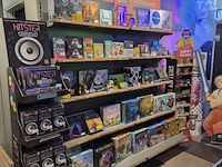 Winkelvoorraad en inrichting game mania kortrijk - afbeelding 100 van  328