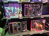 Winkelvoorraad en inrichting game mania kortrijk - afbeelding 90 van  328