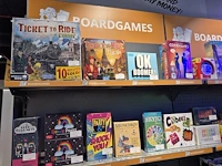 Winkelvoorraad en inrichting game mania kortrijk - afbeelding 106 van  328
