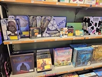 Winkelvoorraad en inrichting game mania kortrijk - afbeelding 111 van  328