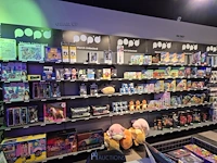 Winkelvoorraad en inrichting game mania kortrijk - afbeelding 1 van  328