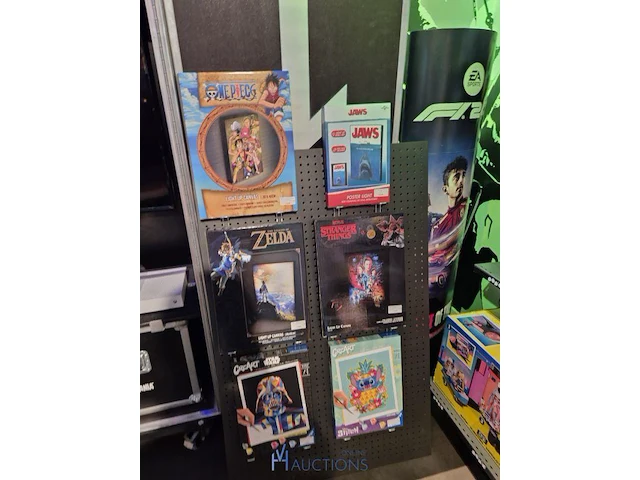 Winkelvoorraad en inrichting game mania kortrijk - afbeelding 134 van  328
