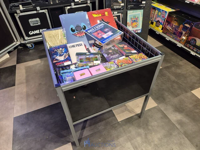 Winkelvoorraad en inrichting game mania kortrijk - afbeelding 138 van  328