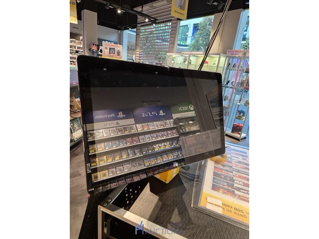 Winkelvoorraad en inrichting game mania kortrijk - afbeelding 148 van  328