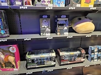 Winkelvoorraad en inrichting game mania kortrijk - afbeelding 146 van  328