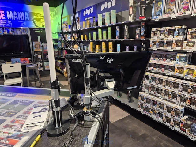 Winkelvoorraad en inrichting game mania kortrijk - afbeelding 164 van  328