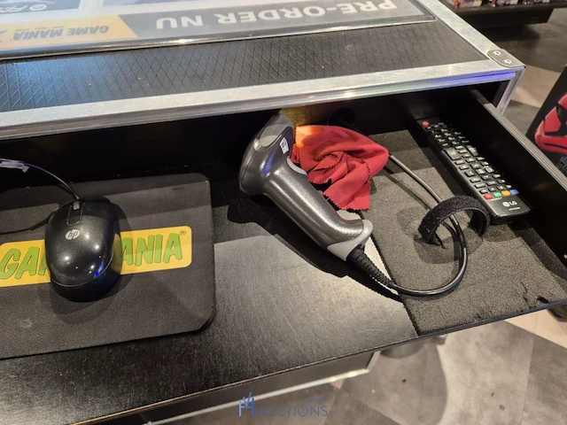 Winkelvoorraad en inrichting game mania kortrijk - afbeelding 167 van  328