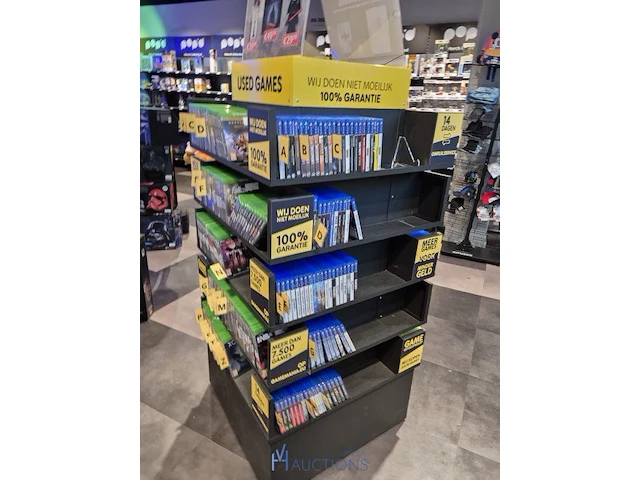 Winkelvoorraad en inrichting game mania kortrijk - afbeelding 199 van  328