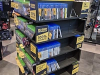 Winkelvoorraad en inrichting game mania kortrijk - afbeelding 199 van  328