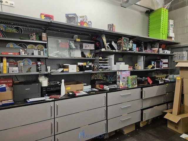 Winkelvoorraad en inrichting game mania kortrijk - afbeelding 200 van  328
