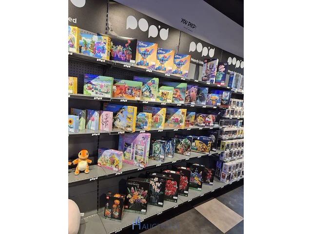 Winkelvoorraad en inrichting game mania kortrijk - afbeelding 201 van  328