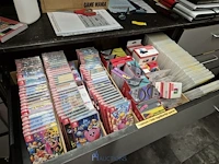 Winkelvoorraad en inrichting game mania kortrijk - afbeelding 217 van  328