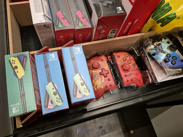 Winkelvoorraad en inrichting game mania kortrijk - afbeelding 222 van  328