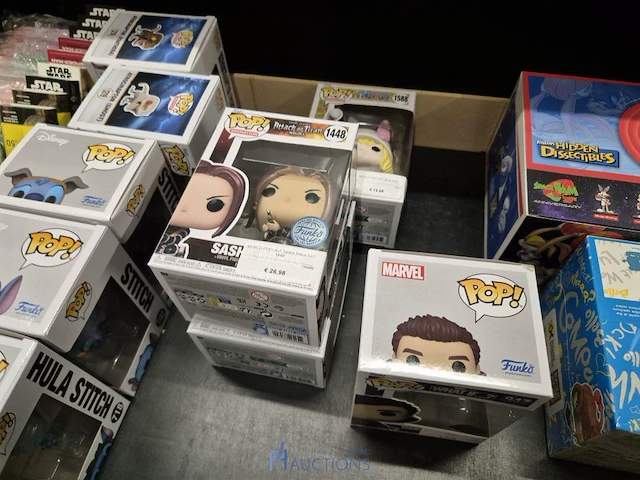 Winkelvoorraad en inrichting game mania kortrijk - afbeelding 226 van  328