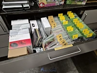 Winkelvoorraad en inrichting game mania kortrijk - afbeelding 228 van  328