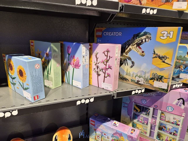 Winkelvoorraad en inrichting game mania kortrijk - afbeelding 259 van  328