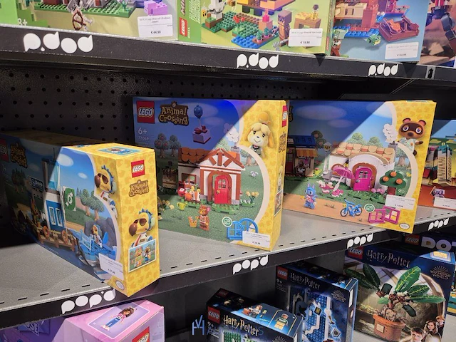 Winkelvoorraad en inrichting game mania kortrijk - afbeelding 260 van  328