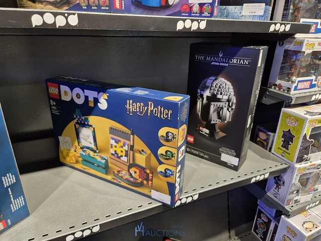 Winkelvoorraad en inrichting game mania kortrijk - afbeelding 262 van  328
