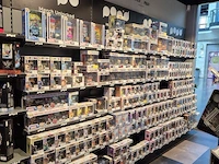 Winkelvoorraad en inrichting game mania kortrijk - afbeelding 268 van  328