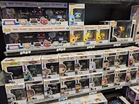 Winkelvoorraad en inrichting game mania kortrijk - afbeelding 271 van  328