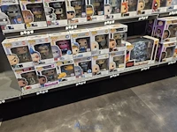 Winkelvoorraad en inrichting game mania kortrijk - afbeelding 272 van  328