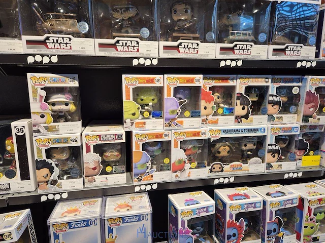 Winkelvoorraad en inrichting game mania kortrijk - afbeelding 279 van  328