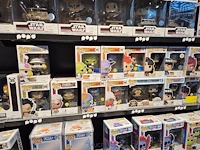Winkelvoorraad en inrichting game mania kortrijk - afbeelding 279 van  328