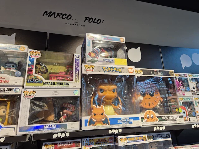 Winkelvoorraad en inrichting game mania kortrijk - afbeelding 282 van  328