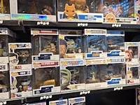 Winkelvoorraad en inrichting game mania kortrijk - afbeelding 283 van  328