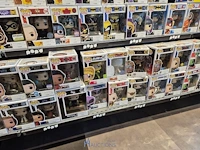 Winkelvoorraad en inrichting game mania kortrijk - afbeelding 288 van  328