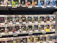 Winkelvoorraad en inrichting game mania kortrijk - afbeelding 290 van  328