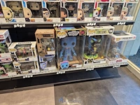 Winkelvoorraad en inrichting game mania kortrijk - afbeelding 293 van  328
